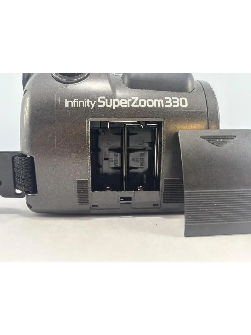 Olympus Infinity SuperZoom 330 35mm Film Camera - Untested - Broken Lens Cover